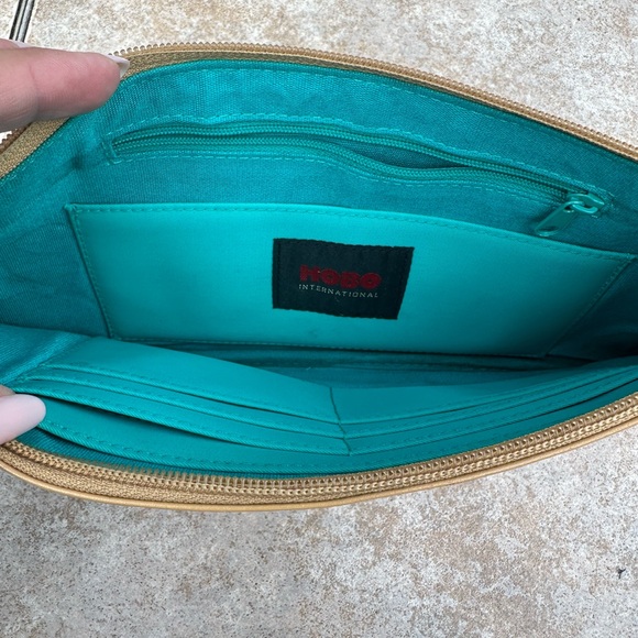 HOBO INTERNATIONAL WRISTLET - Picture 8 of 10
